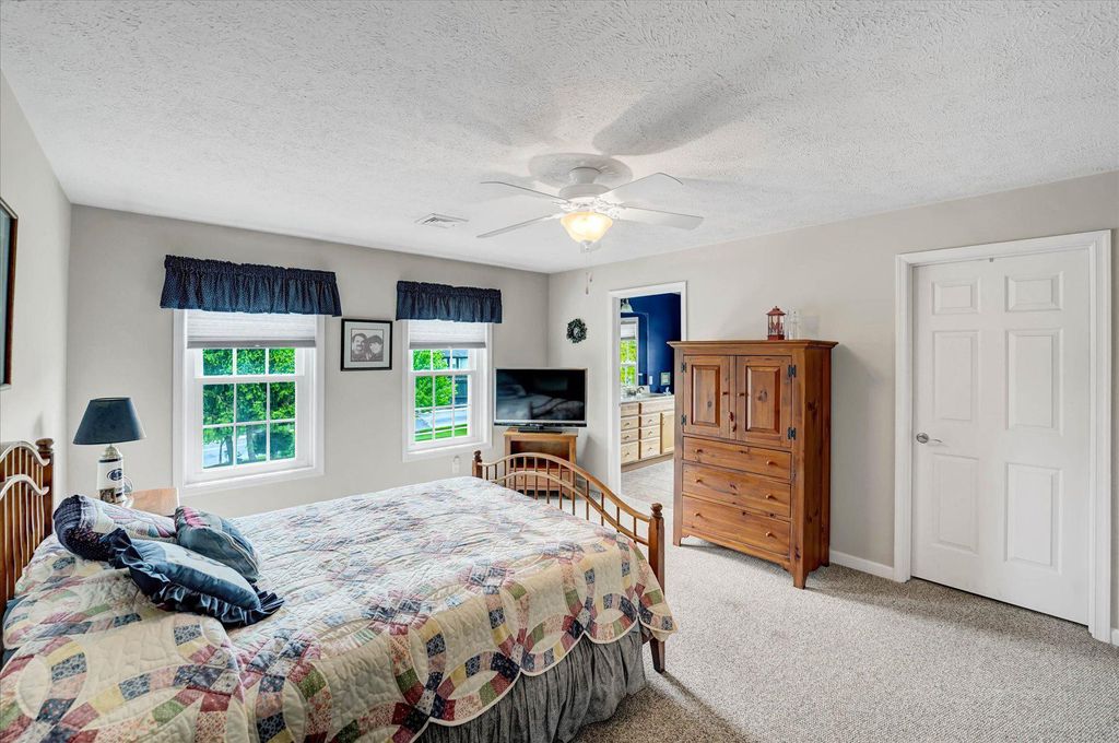 Image 7 of property listing at 131 ALMA MATER CT #A, State College, PA 16803