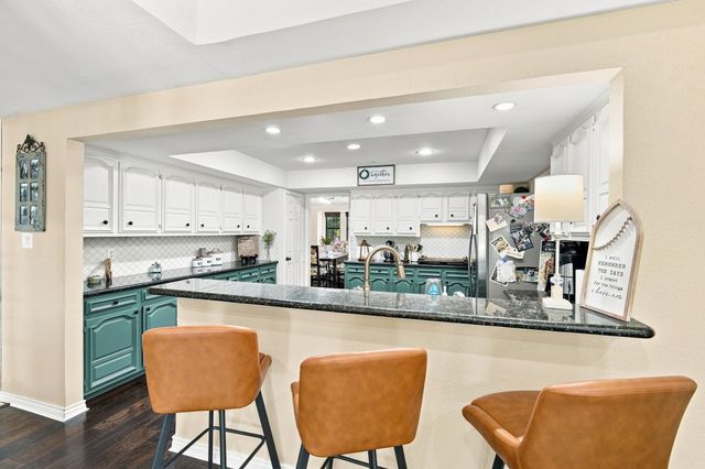 210 Rock Springs Court, Waxahachie, TX 75165