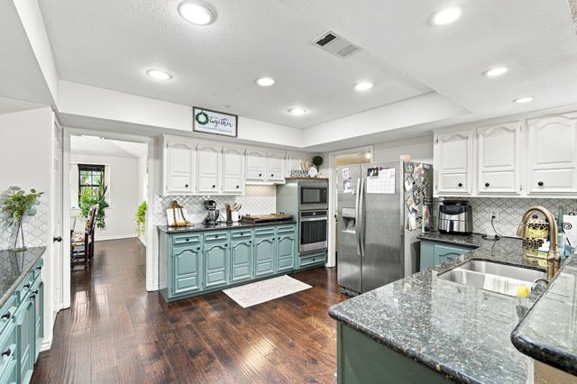 210 Rock Springs Court, Waxahachie, TX 75165