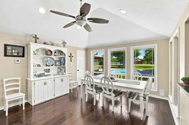 210 Rock Springs Court, Waxahachie, TX 75165