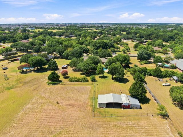 210 Rock Springs Court, Waxahachie, TX 75165