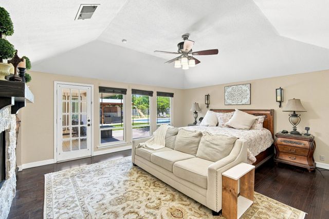 210 Rock Springs Court, Waxahachie, TX 75165