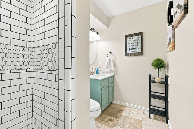 210 Rock Springs Court, Waxahachie, TX 75165