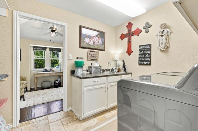 210 Rock Springs Court, Waxahachie, TX 75165