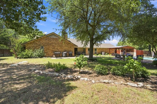 210 Rock Springs Court, Waxahachie, TX 75165