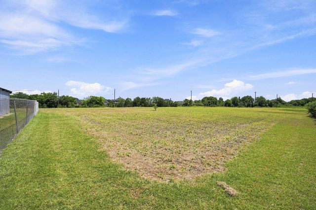 210 Rock Springs Court, Waxahachie, TX 75165