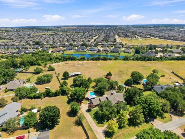 210 Rock Springs Court, Waxahachie, TX 75165