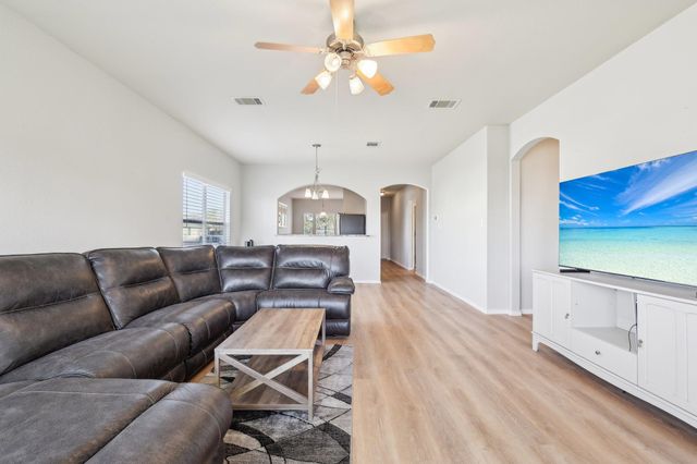 211 Almquist ST, Hutto, TX 78634