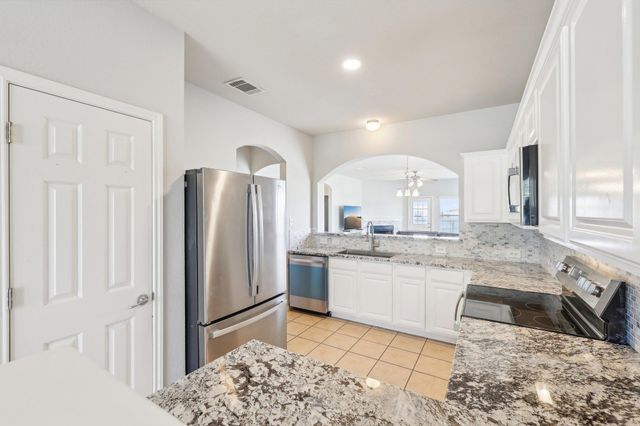 211 Almquist ST, Hutto, TX 78634