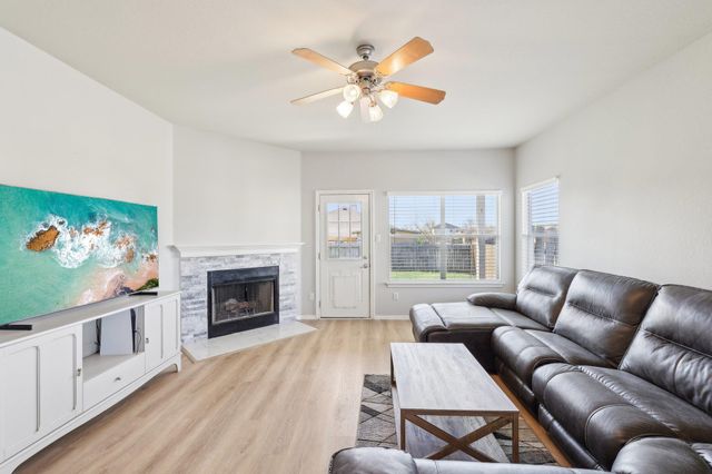 211 Almquist ST, Hutto, TX 78634