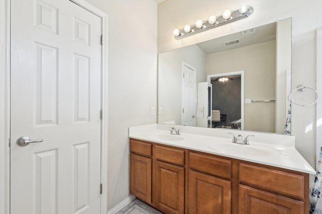 211 Almquist ST, Hutto, TX 78634