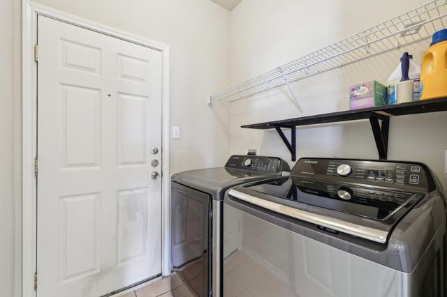 211 Almquist ST, Hutto, TX 78634