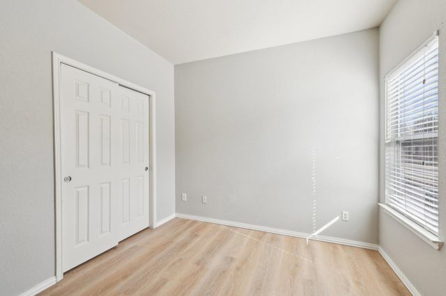 211 Almquist ST, Hutto, TX 78634