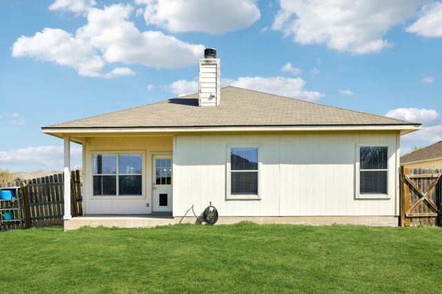 211 Almquist ST, Hutto, TX 78634