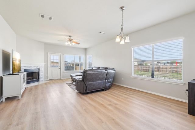 211 Almquist ST, Hutto, TX 78634