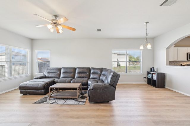 211 Almquist ST, Hutto, TX 78634