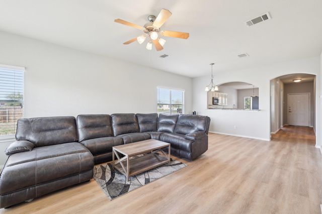 211 Almquist ST, Hutto, TX 78634