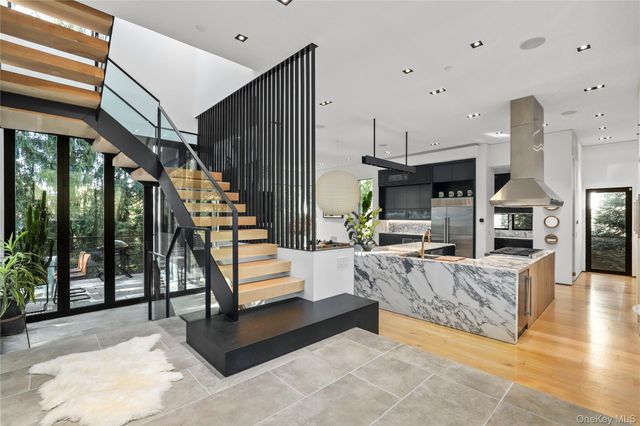 95 N Broadway, Irvington, NY 10533