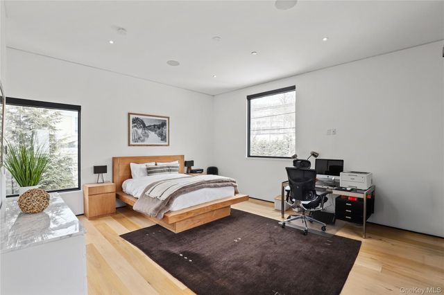 95 N Broadway, Irvington, NY 10533