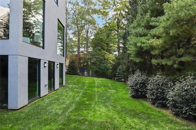 95 N Broadway, Irvington, NY 10533