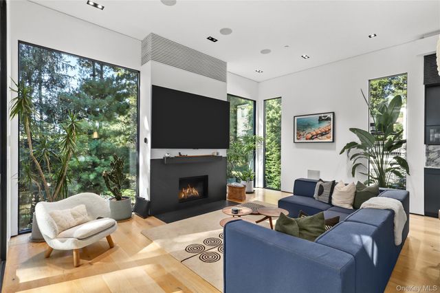 95 N Broadway, Irvington, NY 10533