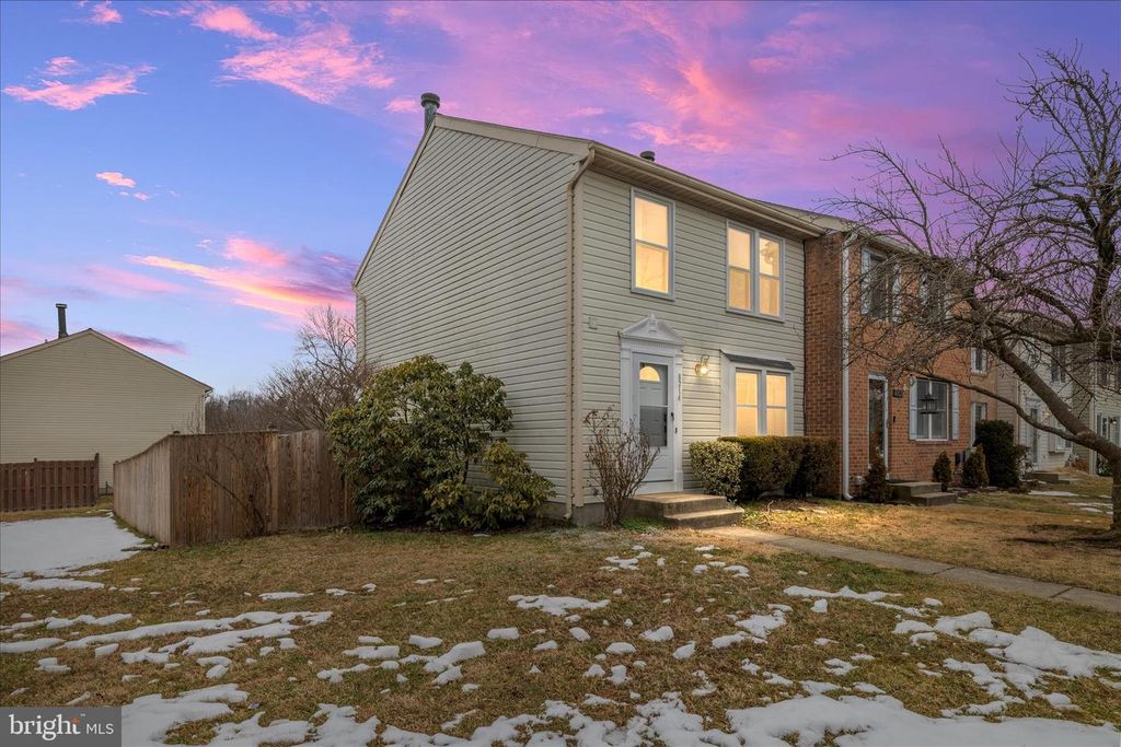 Image 1 of property listing at 8214 SHADY NOOK CT, Pasadena, MD 21122
