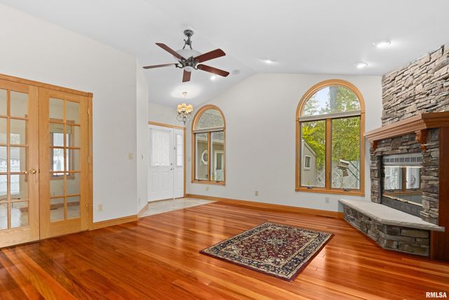 719 W SHENANDOAH Drive, Peoria, IL 61614