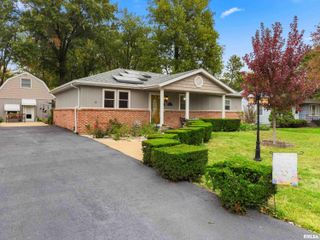 719 W SHENANDOAH Drive, Peoria, IL 61614