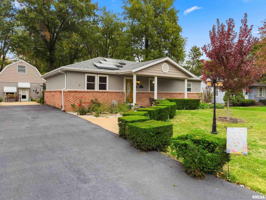 719 W SHENANDOAH Drive, Peoria, IL 61614