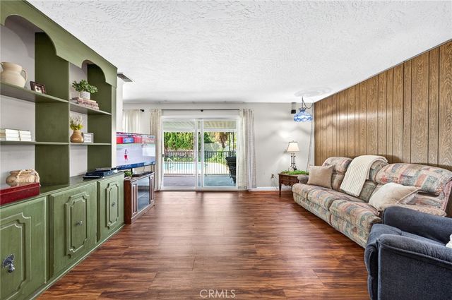922 S Eureka, Redlands, CA 92373