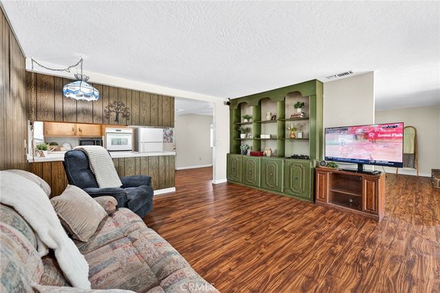 922 S Eureka, Redlands, CA 92373