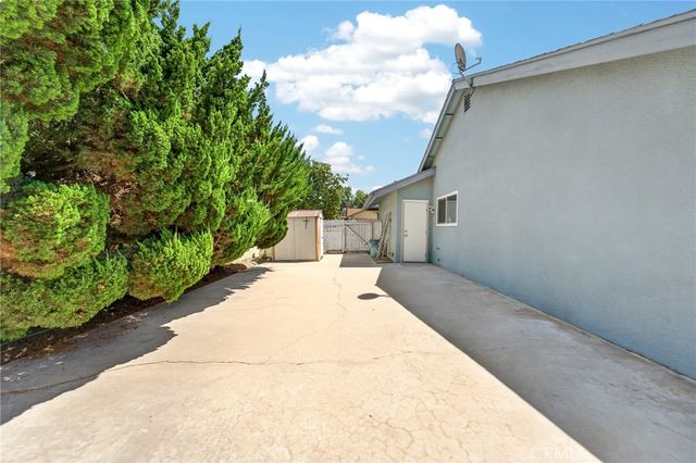 922 S Eureka, Redlands, CA 92373
