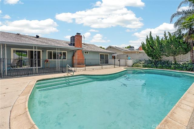 922 S Eureka, Redlands, CA 92373