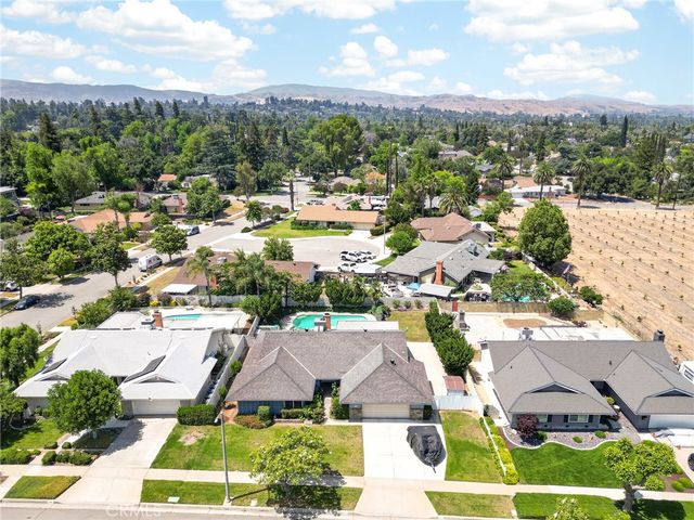 922 S Eureka, Redlands, CA 92373