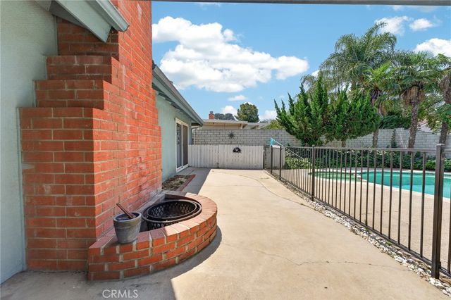 922 S Eureka, Redlands, CA 92373