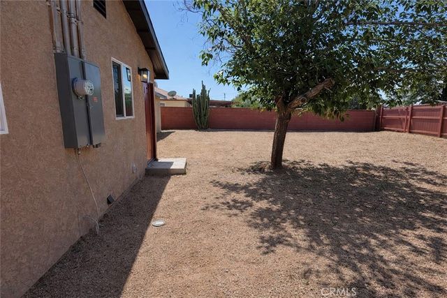 38527 Pond, Palmdale, CA 93550