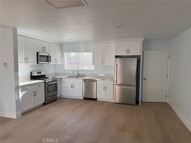 38527 Pond, Palmdale, CA 93550