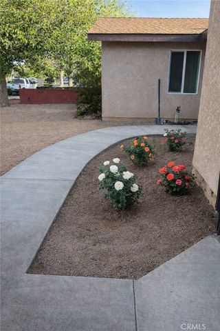 38527 Pond, Palmdale, CA 93550