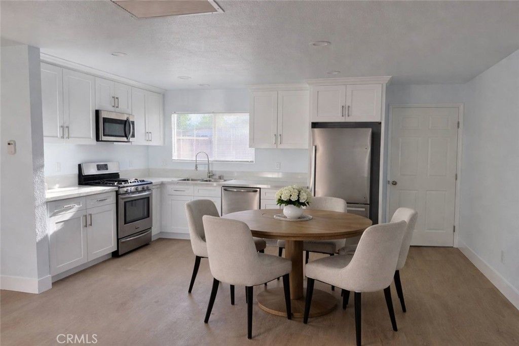 38527 Pond, Palmdale, CA 93550