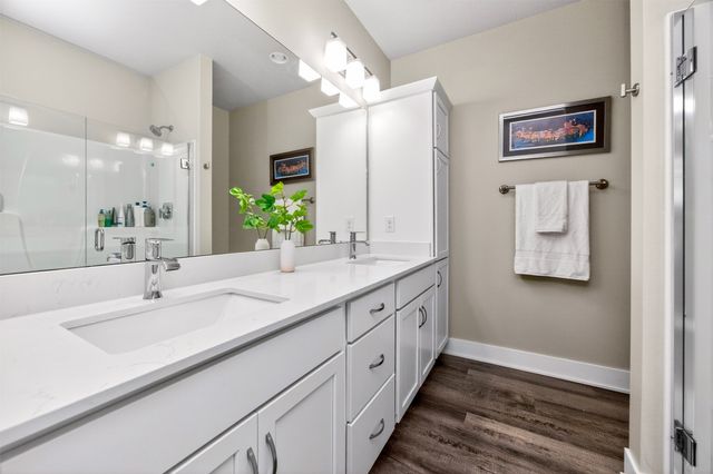 1718 S Redtail Avenue, West Des Moines, IA 50265