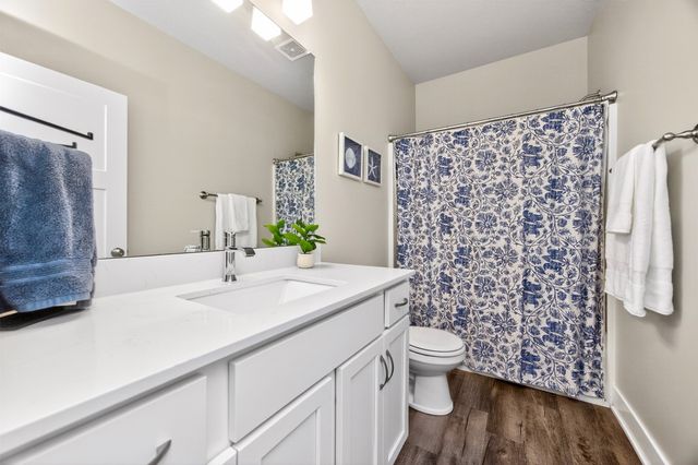 1718 S Redtail Avenue, West Des Moines, IA 50265