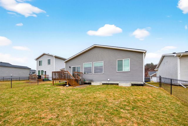 1718 S Redtail Avenue, West Des Moines, IA 50265