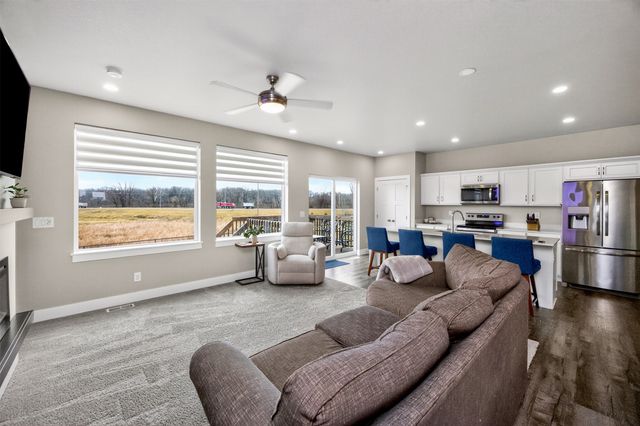 1718 S Redtail Avenue, West Des Moines, IA 50265