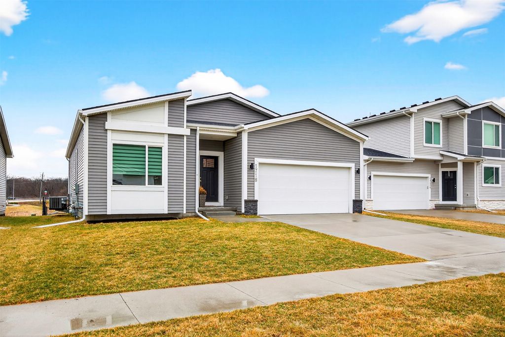 1718 S Redtail Avenue, West Des Moines, IA 50265