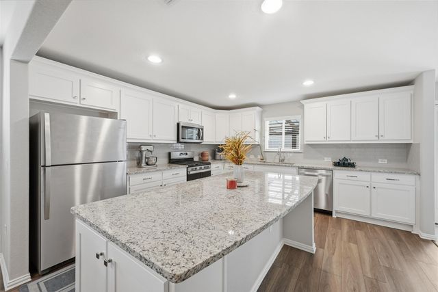 200 Sleepy Willow Lane, Mckinney, TX 75071