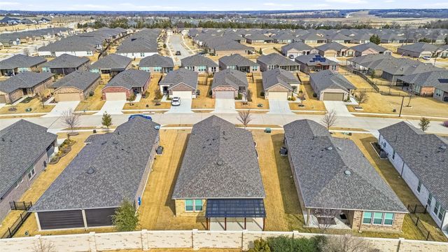 200 Sleepy Willow Lane, Mckinney, TX 75071