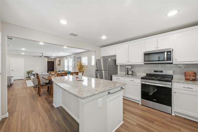 200 Sleepy Willow Lane, Mckinney, TX 75071