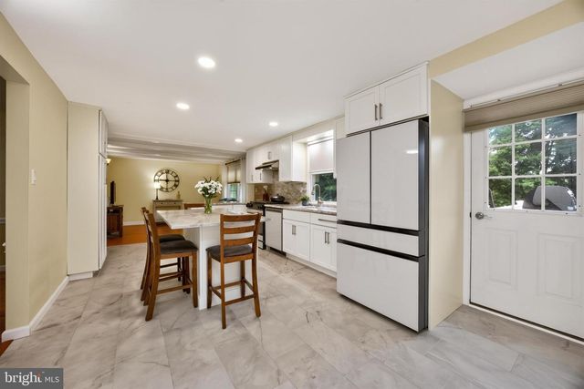 330 HUFFMAN DR, Exton, PA 19341