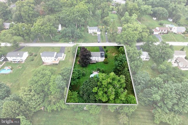 330 HUFFMAN DR, Exton, PA 19341