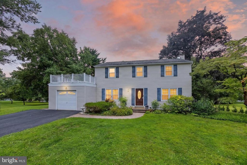 330 HUFFMAN DR, Exton, PA 19341